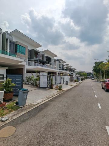 Aster Forest Heights Facing Green 3 storey Superlink 1