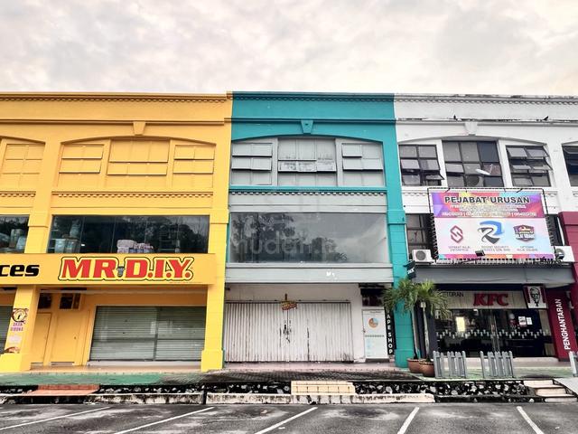 Ground Floor Bandar Baru Nilai Facing Mainroad Next MrDIY KFC 1
