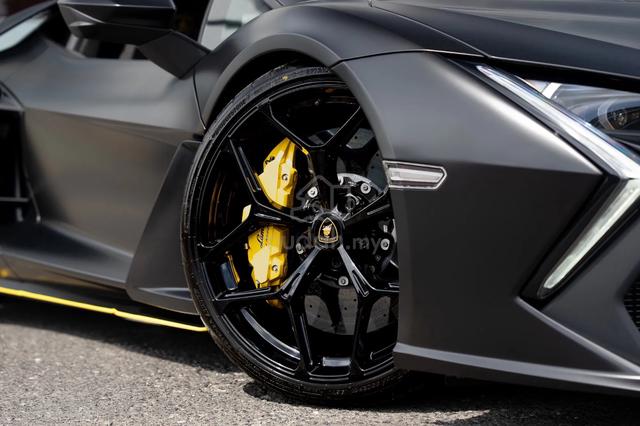 2024 Lamborghini Revuelto NERO NOCTIS - 4