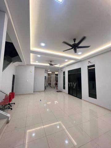 Canary Garden Bandar Bestari Parkland Semi D Cluster Partial Furnish 1