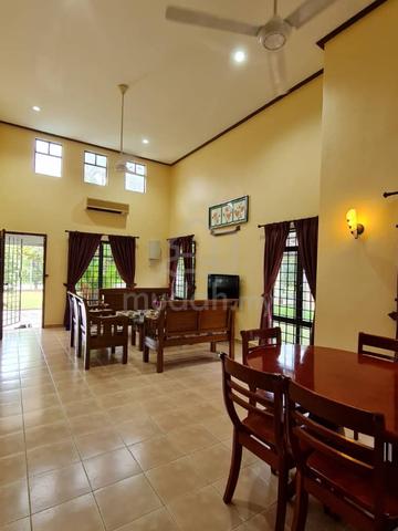Bungalow A’ Famosa at Alor Gajah Melaka with Swimming Pool 5