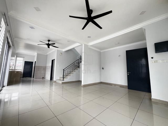 Taman Warisan Hijauan, Kota Warisan, Sepang, KLIA 1