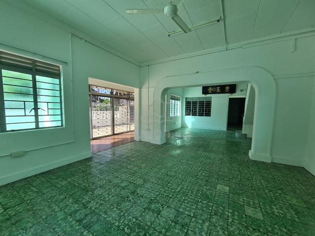 Jalan York Road 2sty Bungalow House Refurnished Unit Georgetown 4