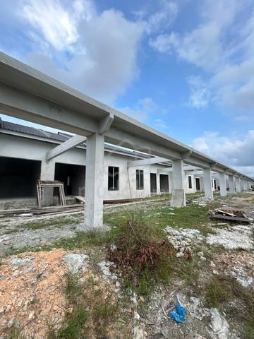 14 unit teres setingkat di Jalan Seroja 5 Kemasik 1