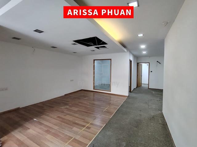 2-Storey Shop Lot @ Gelugor 2200sf Renovated Main Road High Visibility 1