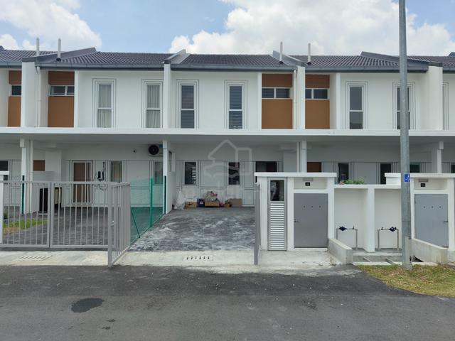Rumah Baru Teres 2 Tingkat Bandar Mahkota Banting Sewa 1