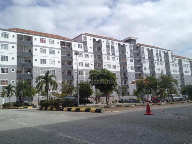 Nilai Desa Palma Block B Middle Room for rent MALE ONLY 1