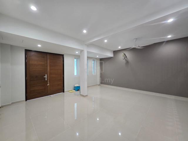 Jalan Tembaga Greenlane island glades 2 storey terrace for sales 1