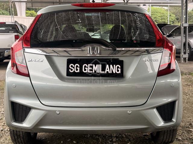 2017 Honda JAZZ 1.5 V (A) - 4