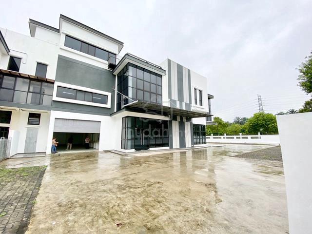 2.5 Storey Corner Lot Cluster Factory with 3 level Mezzanine Office 1