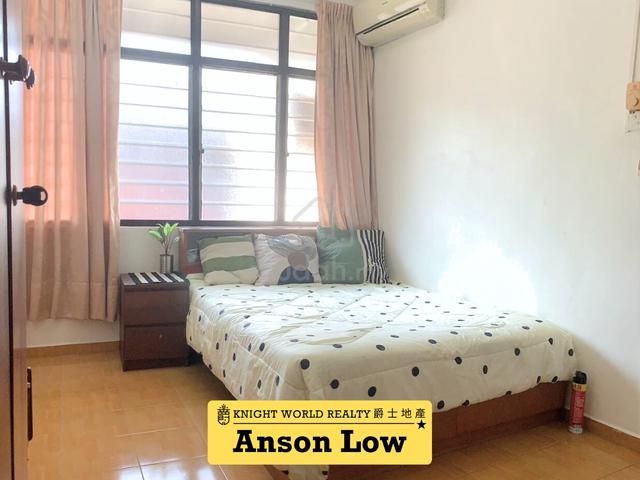 [ ISLAND GLADES ] 2 Storey Terrace | 2,200sf | Renovated Condition 3