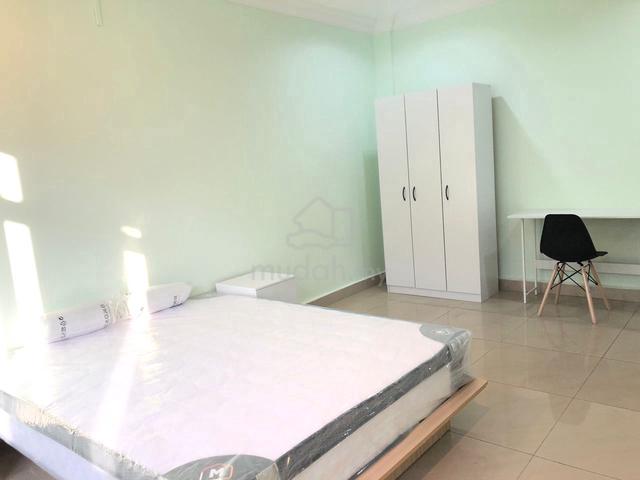 Landed room with Private Toilet (Prefer Chinese) 4