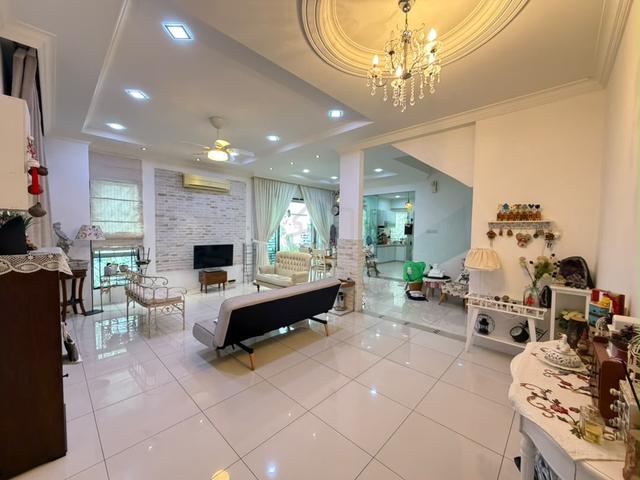 Pearl Villa (Villa Mutiara) 2-Storey Terrace 10ft Side land 1