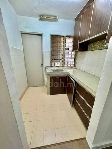 Apartment Idaman 1