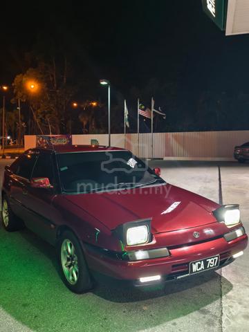 Mazda astina 323 - 1