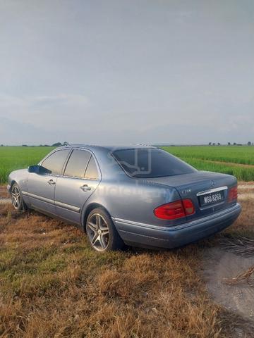 1995 Mercedes Benz 280E 2.8 (A) - 2