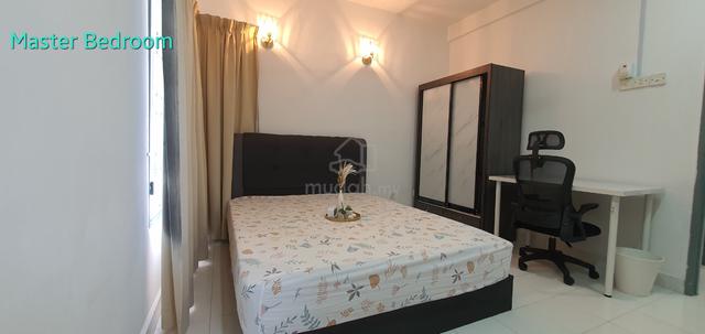 HouseMate Master Bedroom For Rent 1