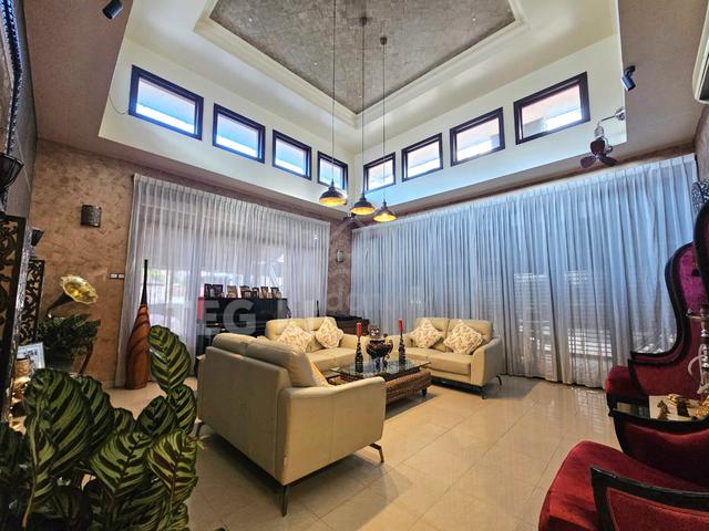 Fully Renovated Lakeside Residence Kota Kemuning 2 Sty Bungalow Corner 1