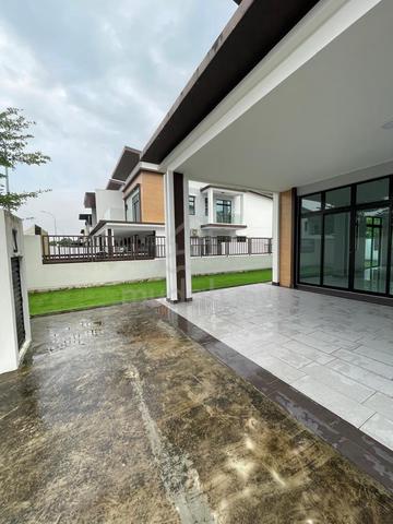 2 Storey Endlot Cluster House @ Bandar Cemerlang @ Precint D
 1