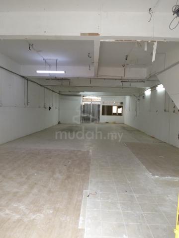 intermediate ground floor shop in tmn serdang utama for rent 1