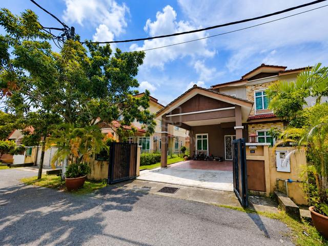 RENOVATED 2 Storey Bungalow Desa Pinggiran Putra Kajang FACING OPEN 1