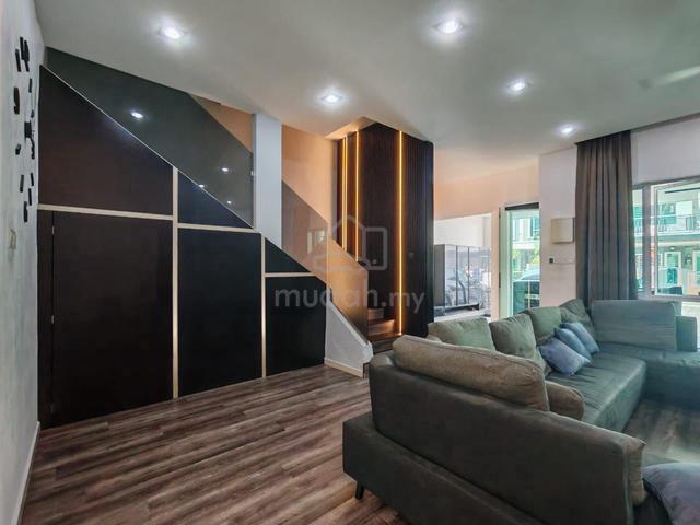 BOTANI Freehold 🔥| 24×73 | FULLY UPGRADED |4 1 Bed , 4 Bath 1