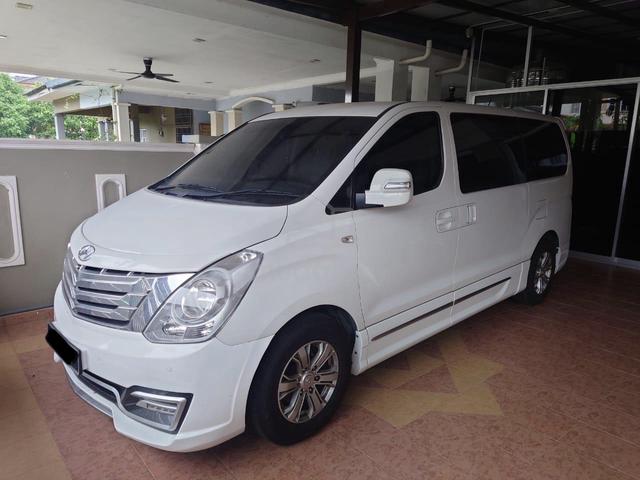 2015 Hyundai GRAND STAREX 2.5 ROYALE DELUXE - 1