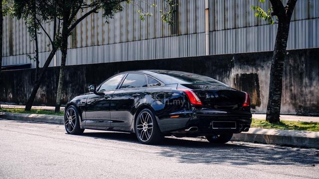 Jaguar XJ 5.0 L V8 LUXURY LIMOUSINE S.ROOF 2013 - 2