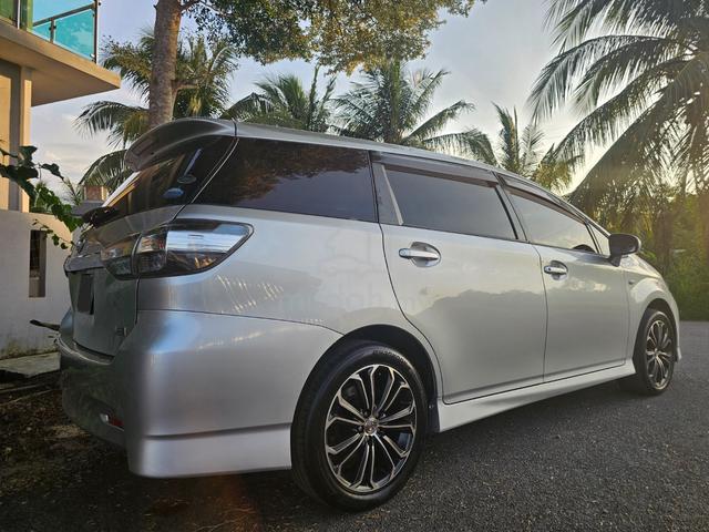2011 Toyota WISH 1.8 S (A) - 4