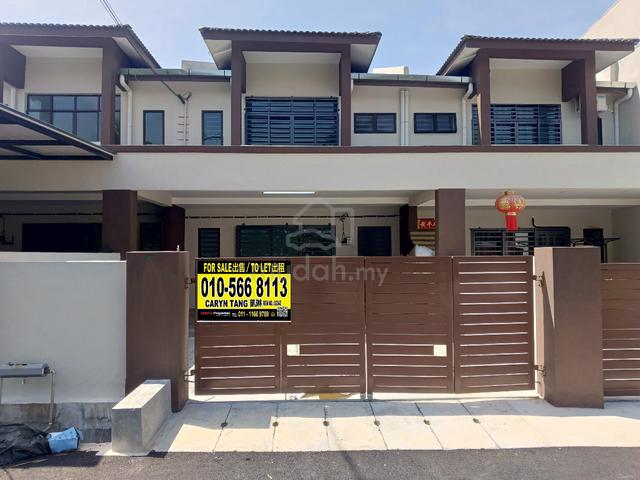 Taman Lapangan Indah @ Botani Double Storey House For Rent 1