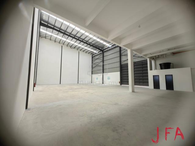 For Rent JENJAROM KIIP Corner Unit Factory Facing Open More Parking 1
