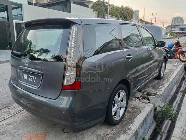 2009 Mitsubishi GRANDIS 2.4 FACELIFT (A) - 4