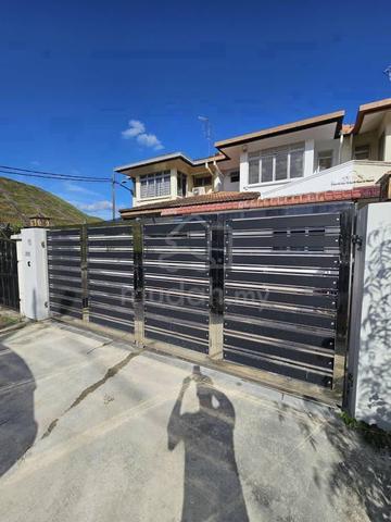 Fully Renovated Fully Extended 2 Storey Permas Jaya 1