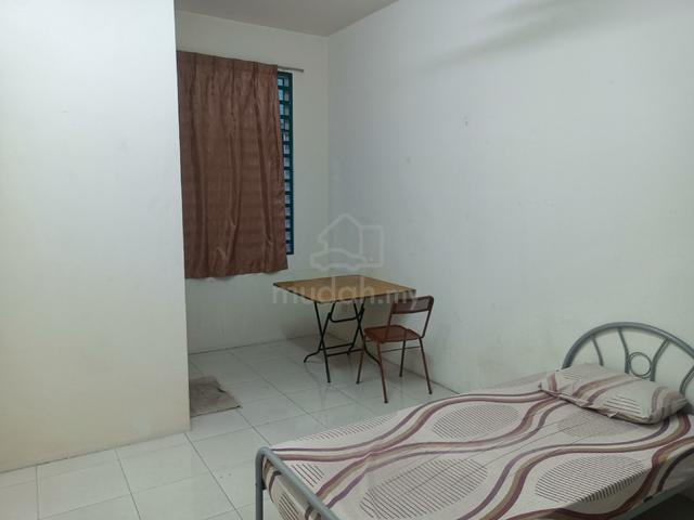 Medium room for working adult in Taman Cendana Permai Juru 1