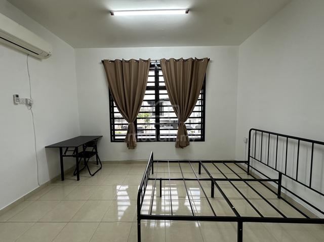 Affordable and comfortable room in a double-storey terrace house 1