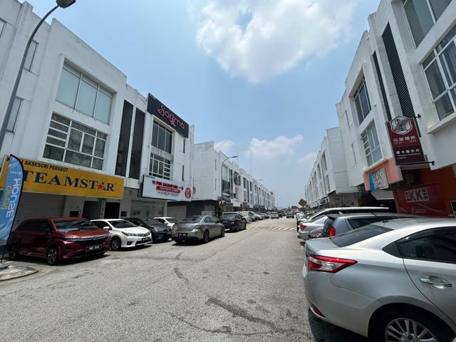 2.5 Storey Shoplot For Sale at Cheras Selatan 118, 43200 Selangor. 1