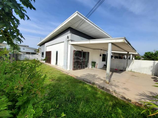 Large Corner Lot | Strategic Location | Leasehold | Kempadang 1