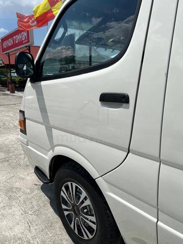1999 Toyota HIACE 2.4 LH112R (M) - 2