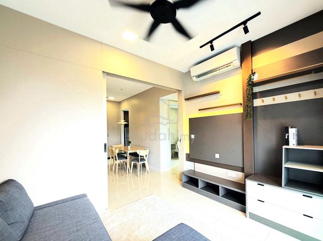 LINQ SKY RESIDENCES (Datum Jelatek) 1