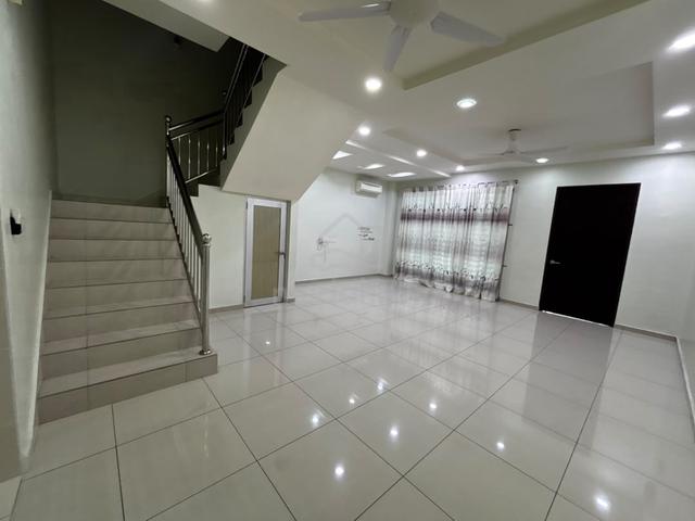 Pearl Impian | 2 Storrey Terrace | 4 Rooms | 3 Bath | Extended 1