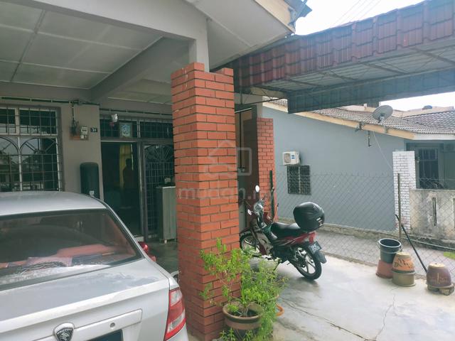 Bandar Rinching - End Lot Single Storey Terrace House 1
