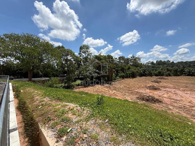 FLAT LAND ( Taman Pengkalan Impian, Ayer Molek ) 1