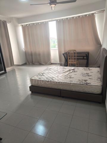 master room for rent / near HSA / near danga bay / 10Min+ ciq 1