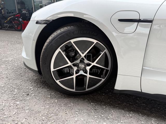 2024 Porsche TAYCAN 360 Memory Seats P/Boot LED 5A - 3