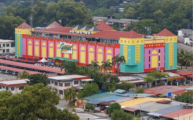 Centre Shopping Plaza for Rent 1