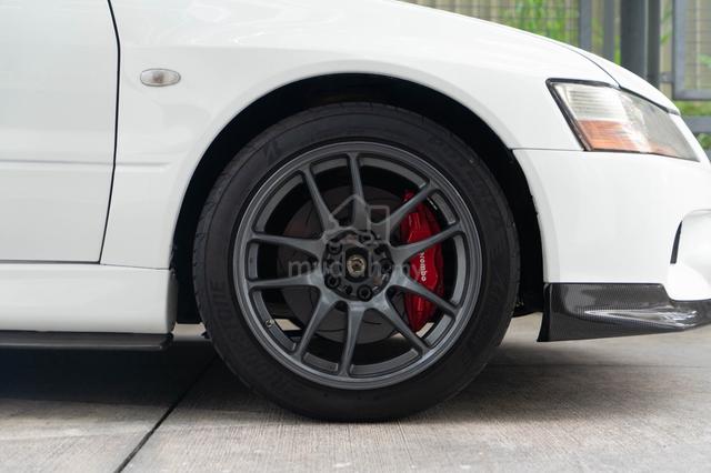 Mitsubishi Lancer Evo 7 2001 Scotia White - 3
