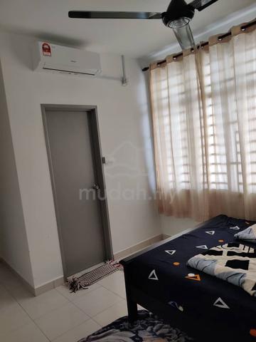 Fully Furnished Johor Kluang Room For Rent 1