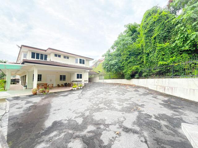 Prestigious Corner Lot Bungalow in Prime Damansara Heights 1