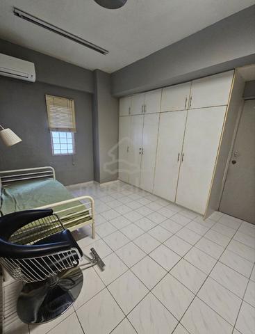 Middle Room @ Endah Ria Condominium (Near LRT Bukit Jalil) 1