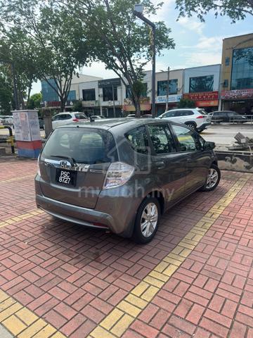 2013 Honda JAZZ 1.3 (HYBRID) FACELIFT (A) - 2